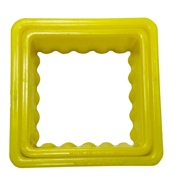 Square Stackable Yellow Biscuit Cookie Cutters Set Of 2 Made Hong Kong Vintage - Picture 1 of 8